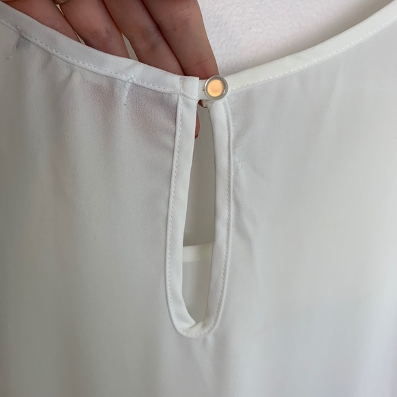 Pleione White Sheer Keyhole Sleeveless Blouse - Picture 5 of 5